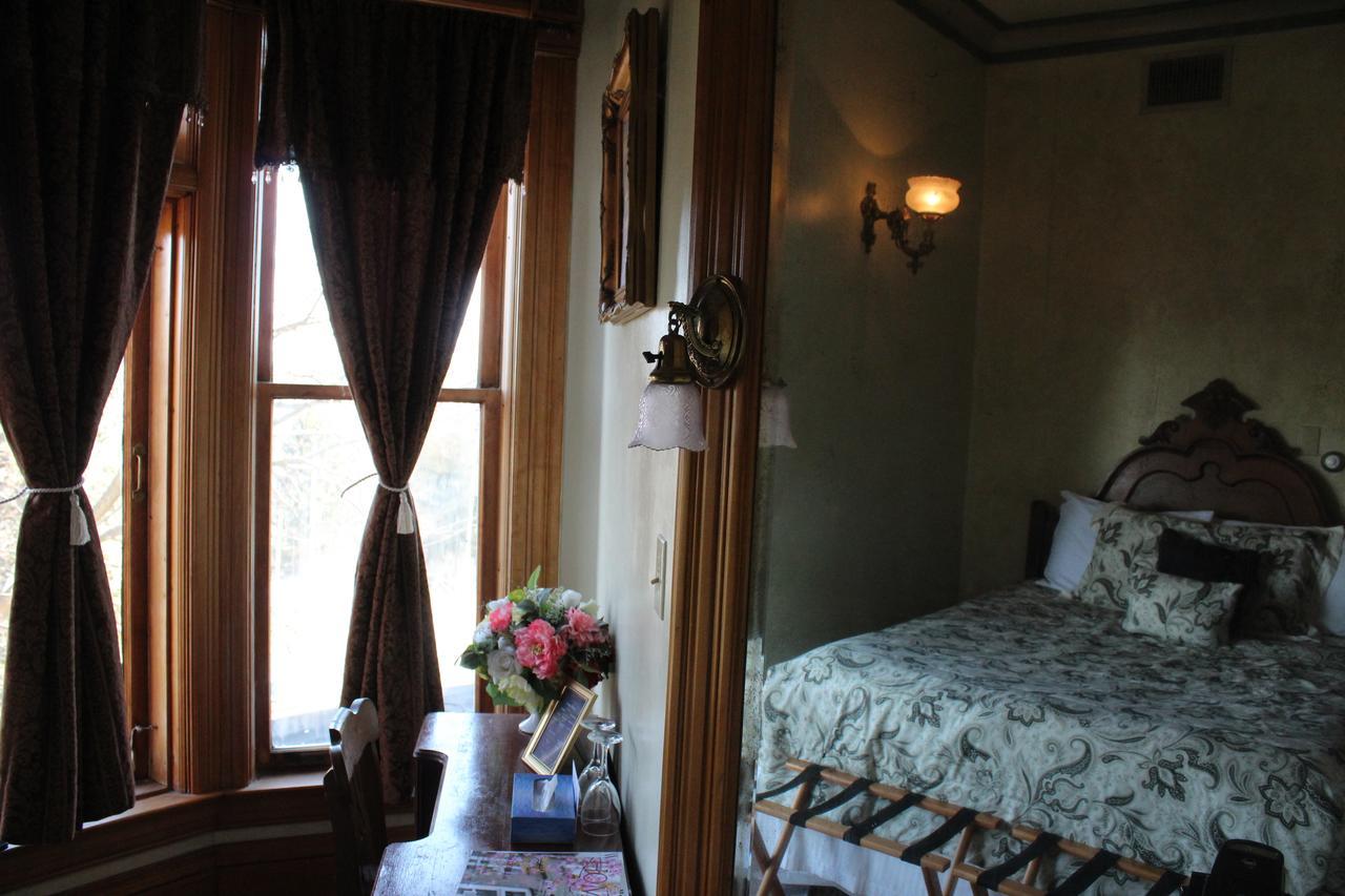 Henderson Castle Inn Kalamazoo Bagian luar foto