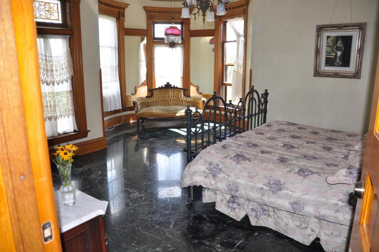 Henderson Castle Inn Kalamazoo Bagian luar foto